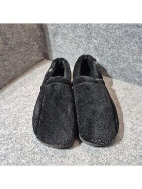 Isotoner Mens Slippers Size 9.5-10.5 Machine Washable